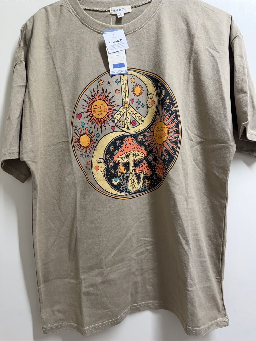 Beige Graphic Short-Sleeve Tee with Celestial Mushroom Art size Small
